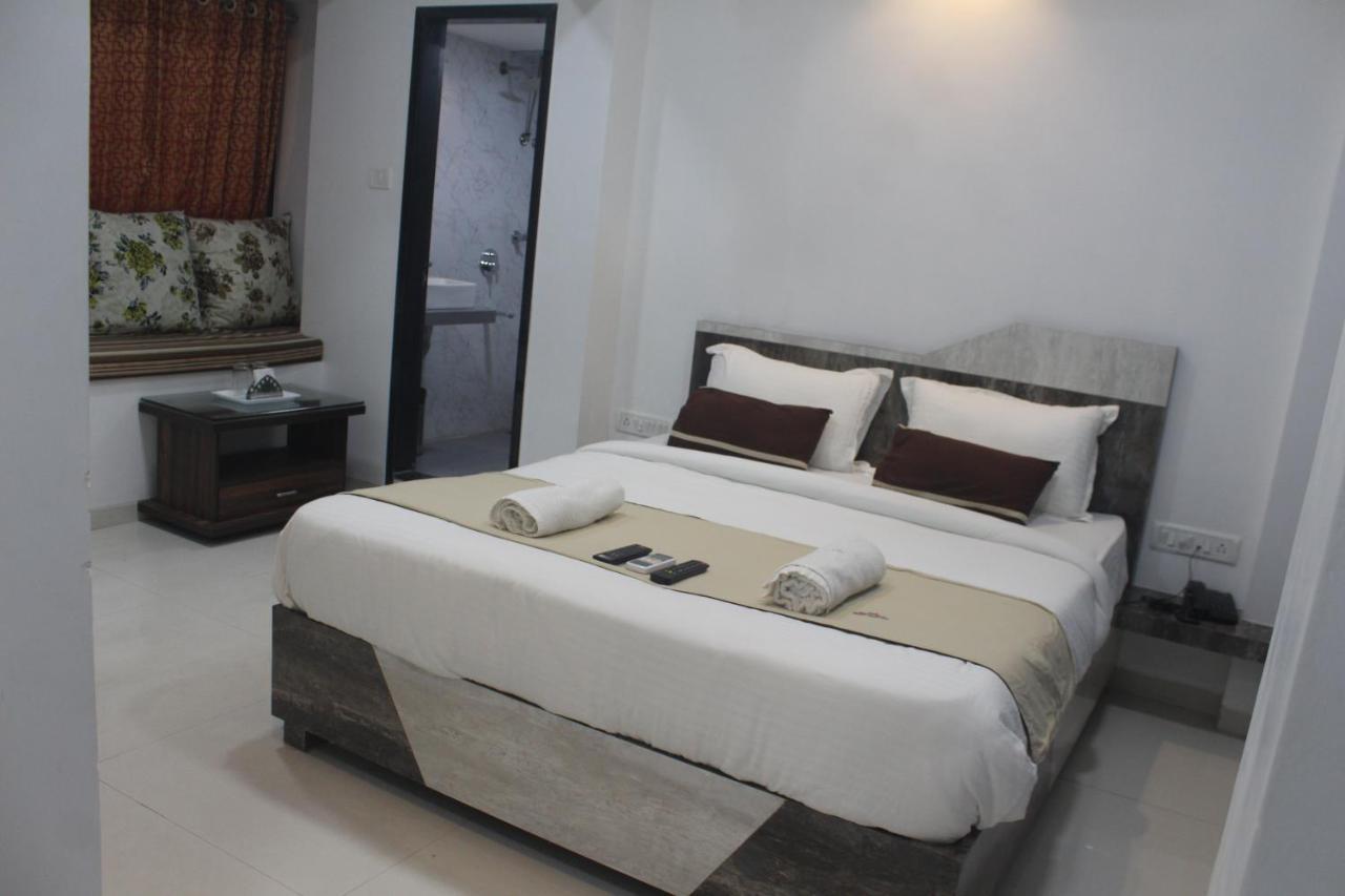 Hotel Park Inn Andheri West Мумбай Екстериор снимка