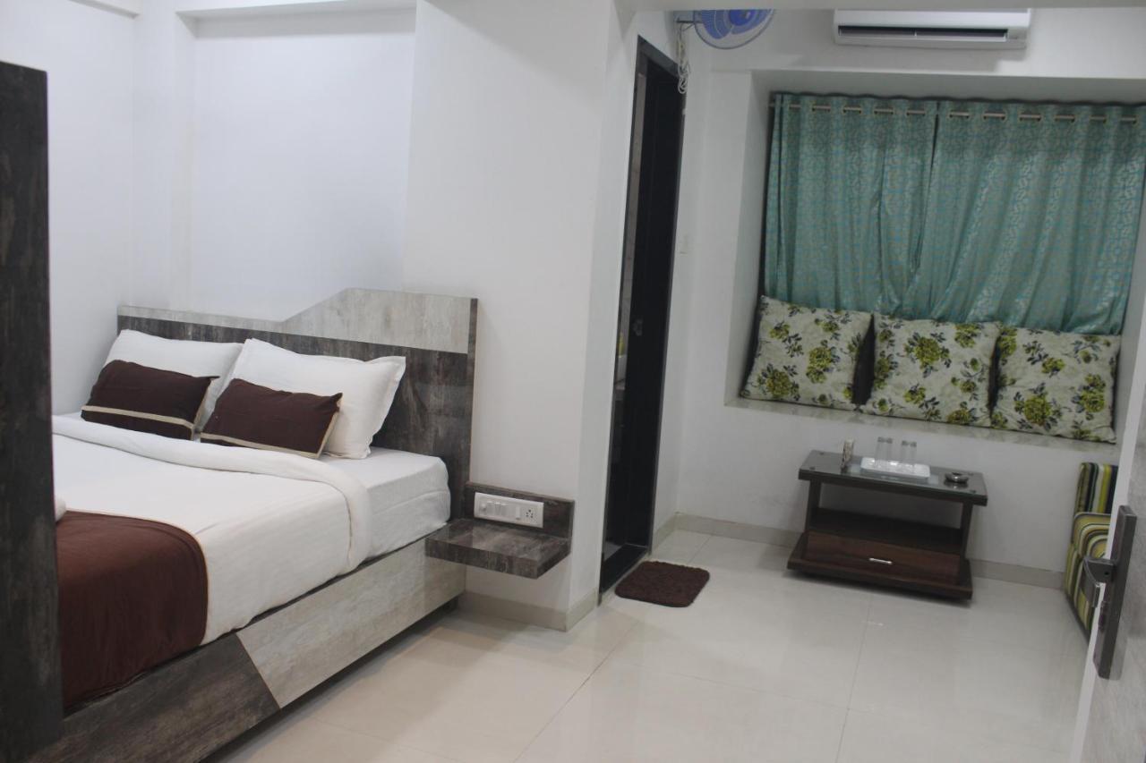 Hotel Park Inn Andheri West Мумбай Екстериор снимка