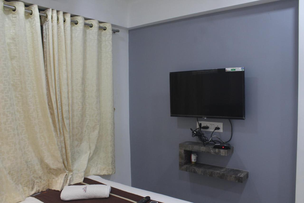 Hotel Park Inn Andheri West Мумбай Екстериор снимка