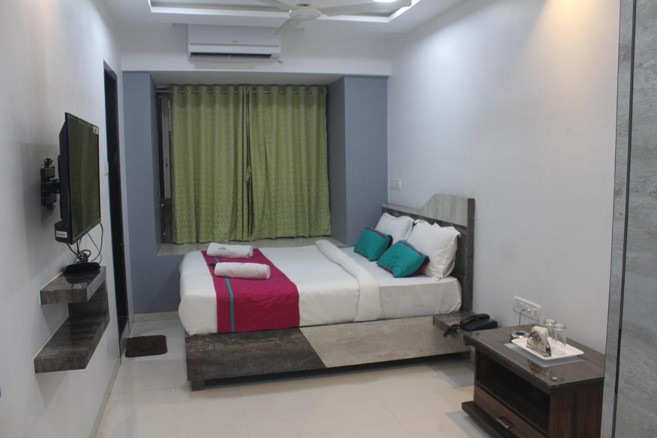 Hotel Park Inn Andheri West Мумбай Екстериор снимка